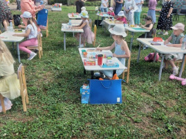 Участие в конкурсе рисунков " Юный художник " Участие в конкурсе рисунков " Юный художник ".