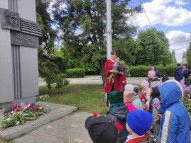 Возложение цветов к памятнику Ксении Константиновой Возложение цветов к памятнику Ксении Константиновой.